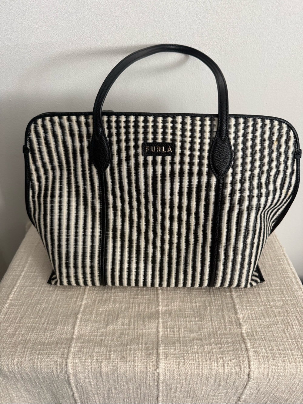 Furla Vittoria Toni Nero Tote